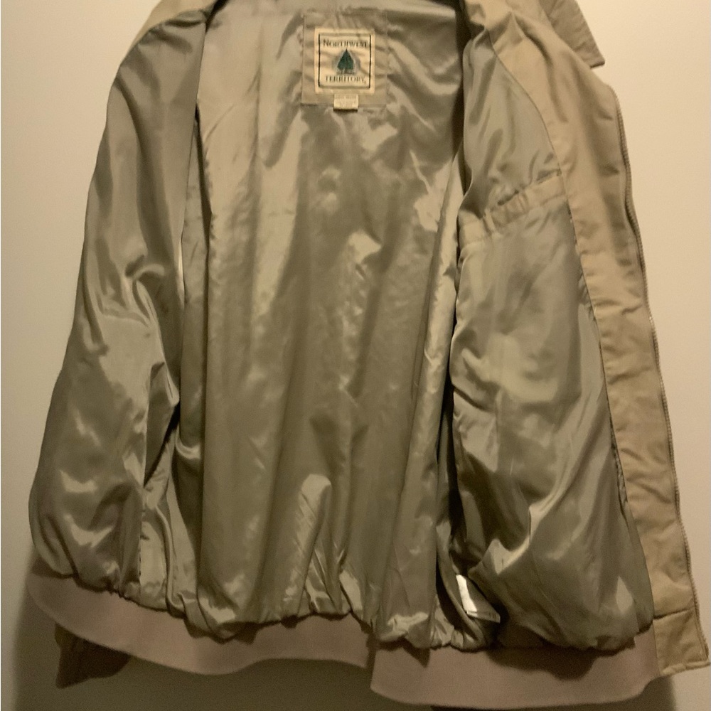 Mens light taupe Northwest Territory jacket in Large. - Picture 4 of 8